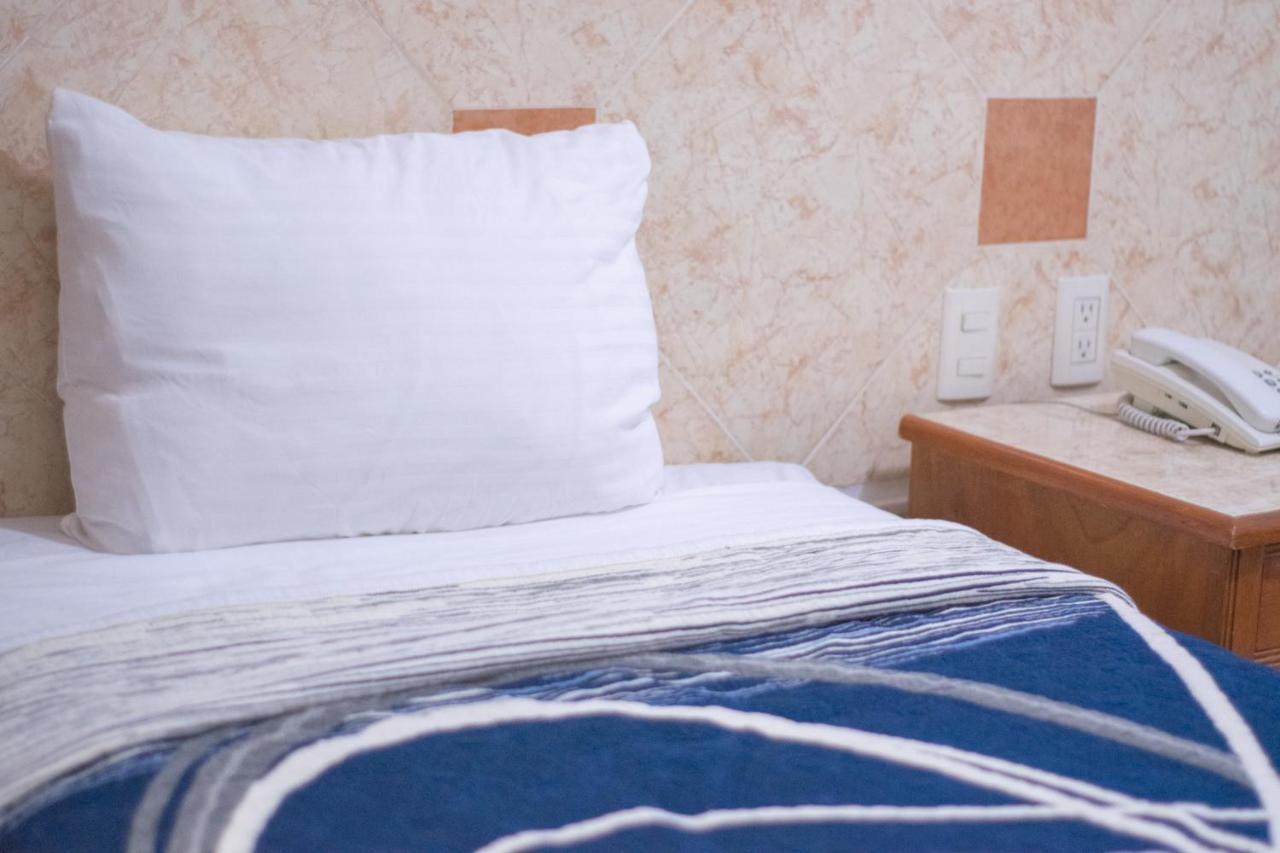 Hotel Niza Zona Piel León Eksteriør billede